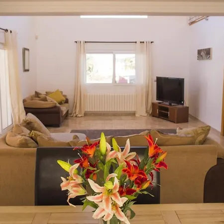 Alqueries Villa *